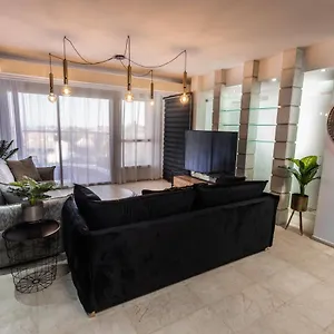 Yalarent Amdar Lux דירה